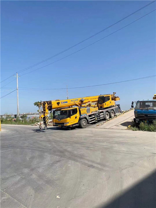 南郑区吊车作业时，可能会产生哪些额外收费项目？