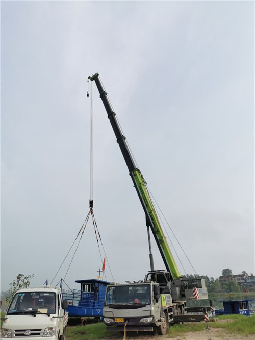 南郑区桥梁建设吊装案例